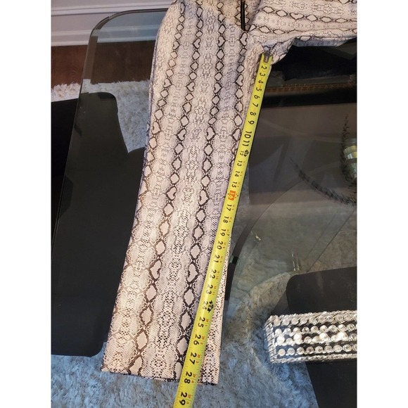 Prettylittlething Women's Grey Zip Snake Print Mid Rise Skinny Legs Trouser 8 - Picture 12 of 12